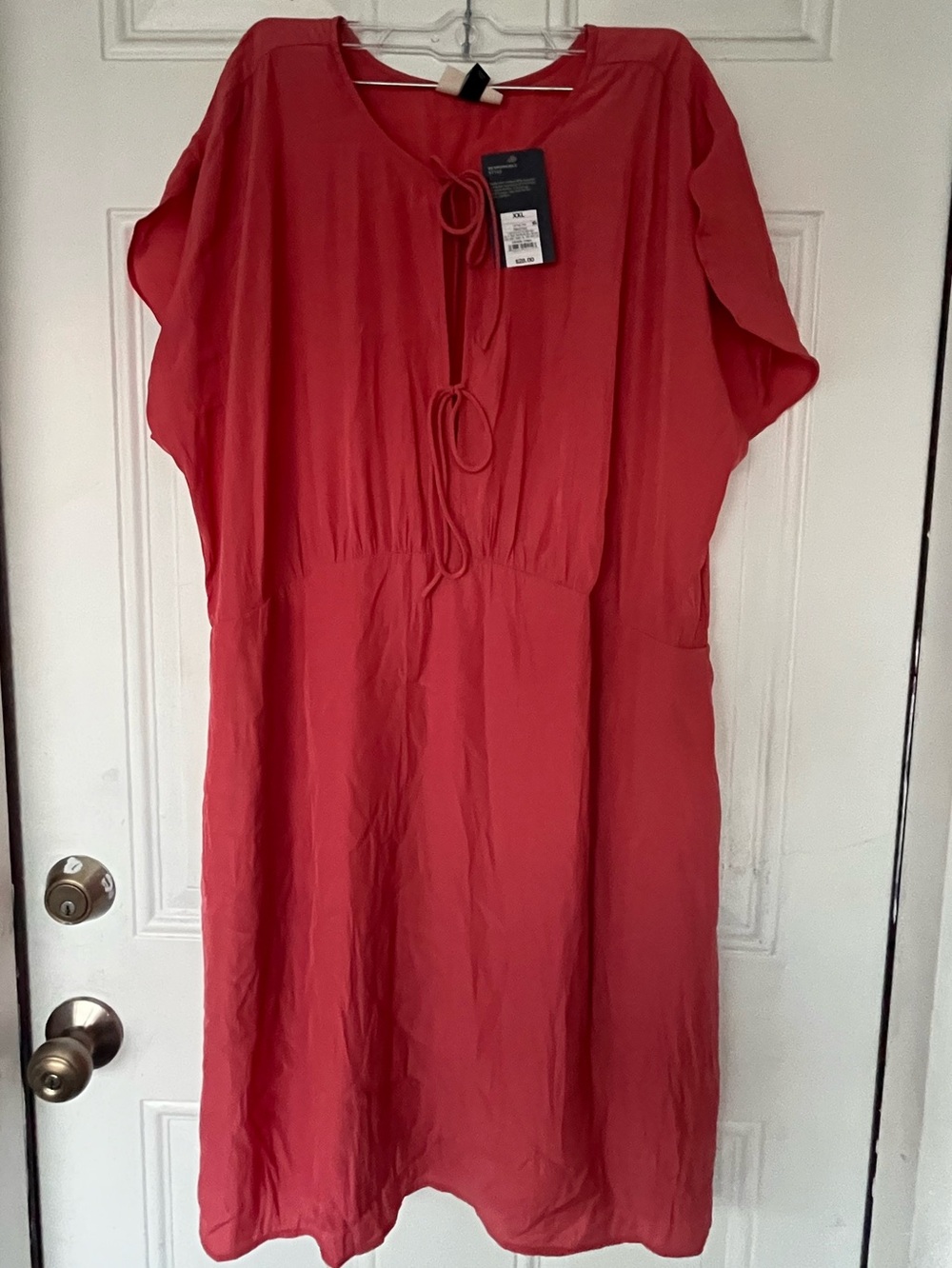 Plus size Universal Thread Coral Tie-Neck dress size XXL. New with tags 🏷️